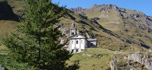 Foto Webcam Val Grosina e vista panoramica dal Rifugio Malghera